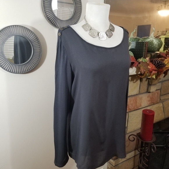 Charming Charlie sz med top lightweight  gray - Picture 7 of 10